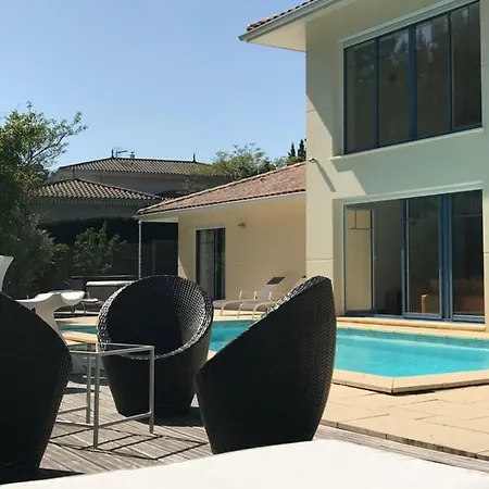 Pyla, Au Pied Du Golf, Piscine Chauffee, Spa, Parking, 14 Couchages, Accolade * La Teste-de-Buch