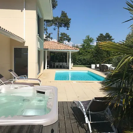 Pyla, Au Pied Du Golf, Piscine Chauffee, Spa, Parking, 14 Couchages, Accolade